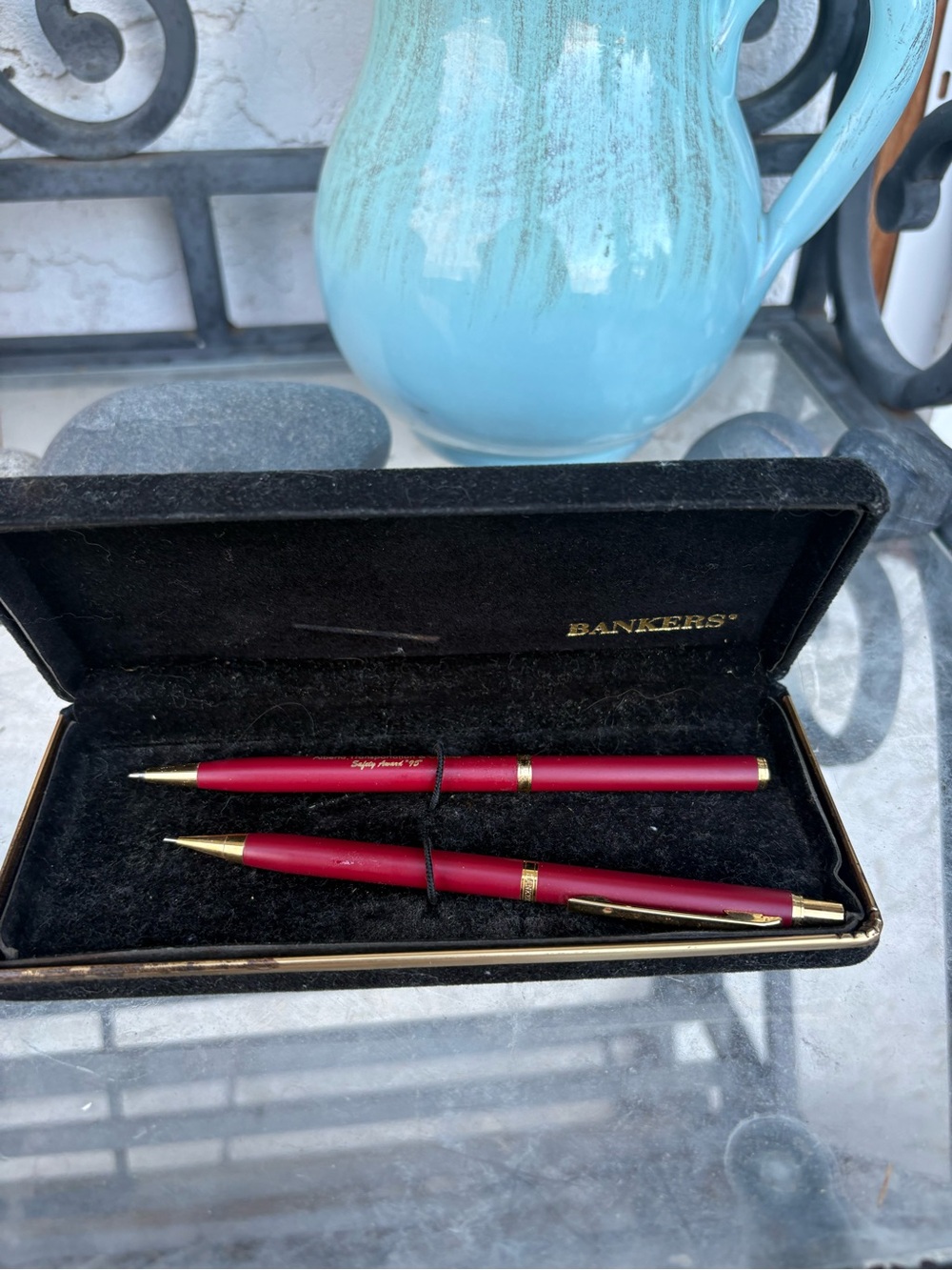 Two Bankers Pen